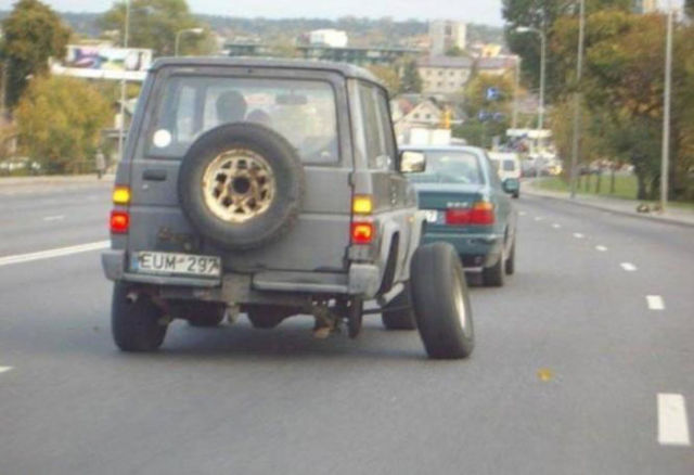 driving_safely_never_heard_of_it_640_12.jpg