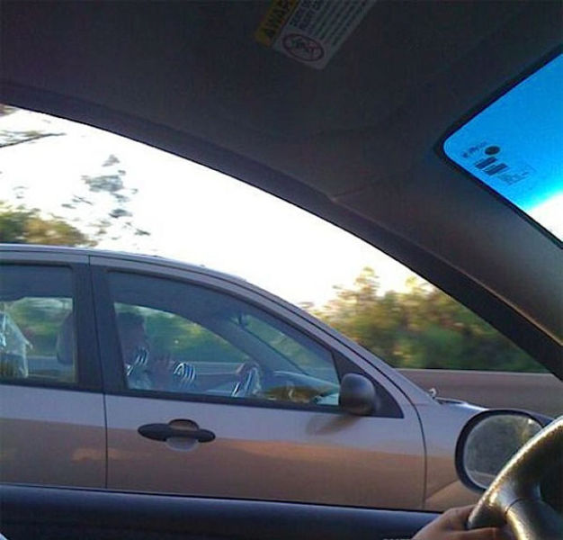 driving_safely_never_heard_of_it_640_32.jpg