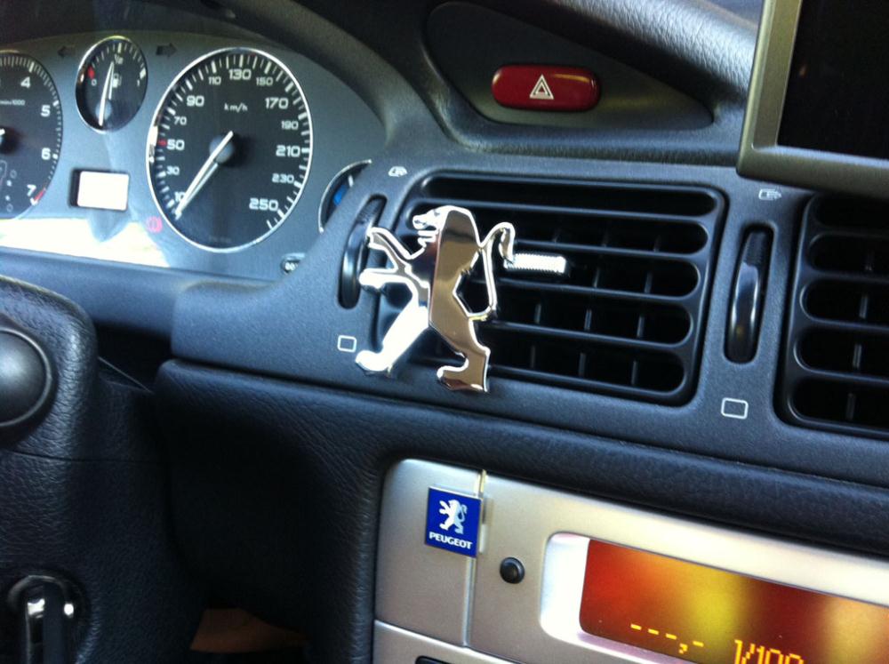 peugeotlion.jpg