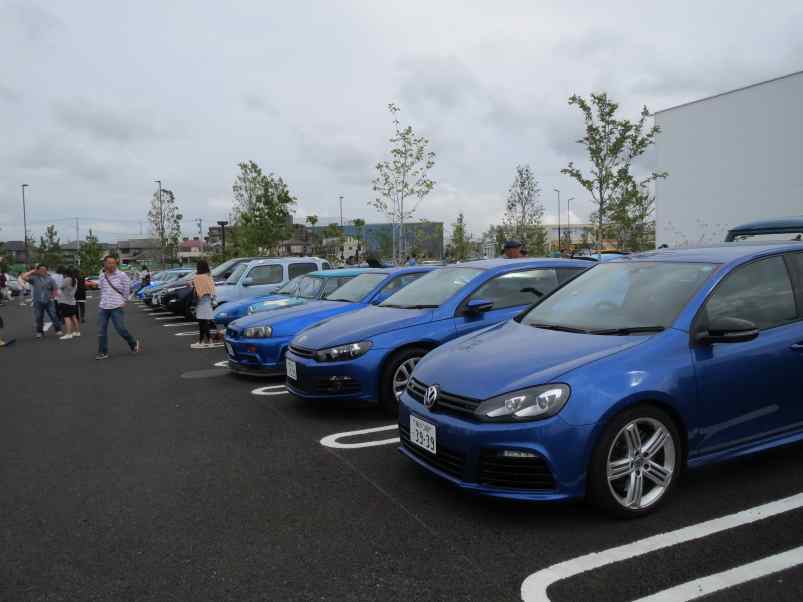 bluecar003.jpg
