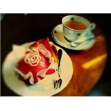 ケーキとハーブティーですよ♪