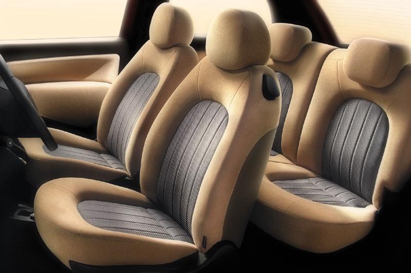 0316375-Lancia-Ypsilon-1_4-16v-B-Colore-2006.jpg