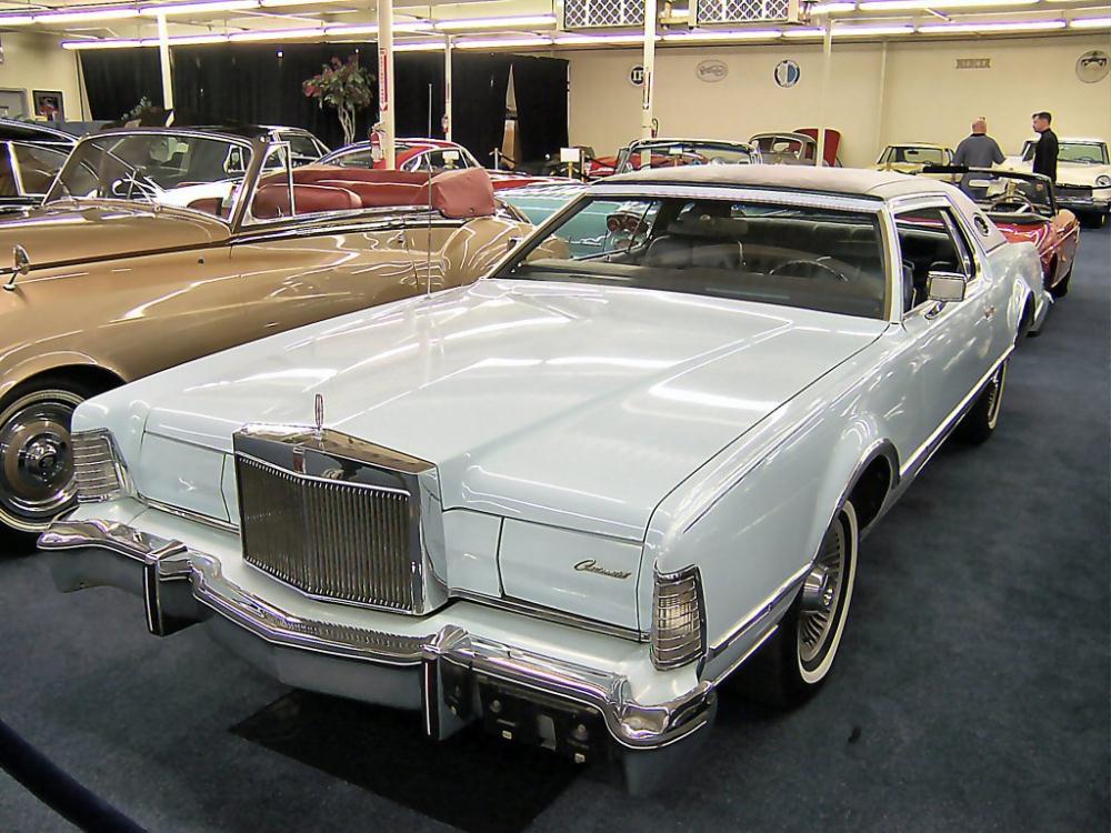 1976_Lincoln_Continental_Mark_IV.jpg