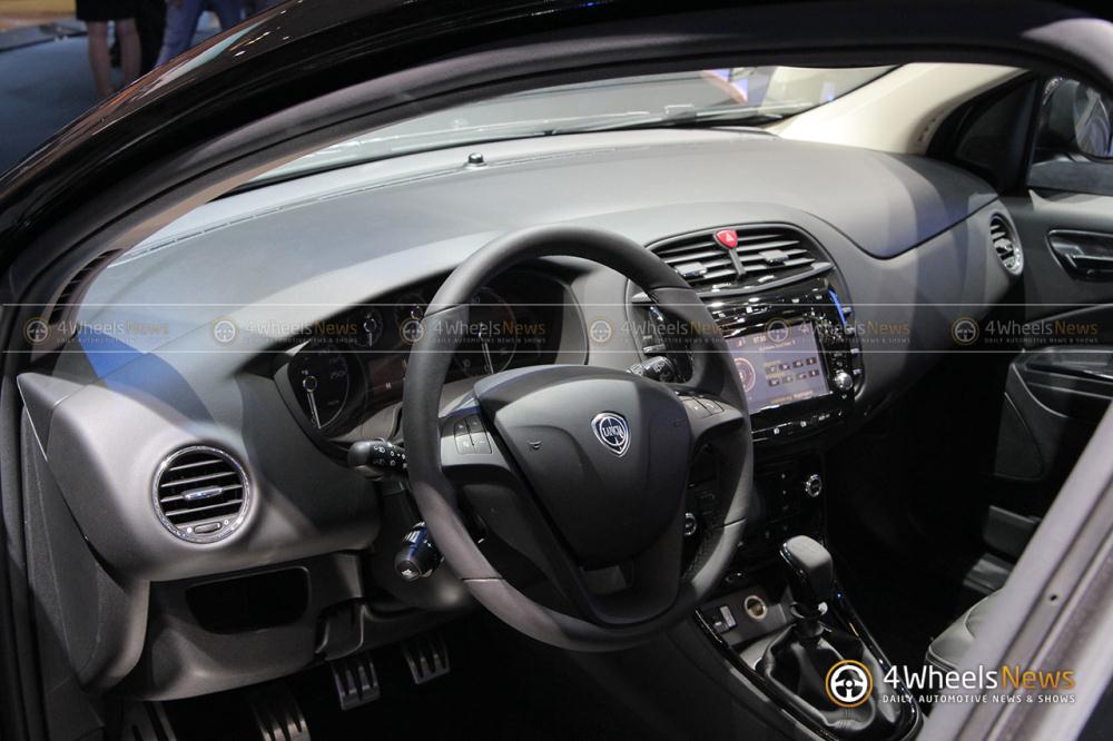 2014_lancia_delta_iaa_live_9.jpg