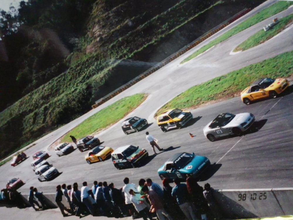 RACE1.jpg