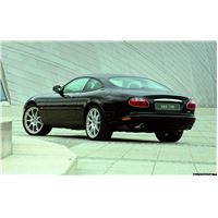 紛らわしいXKR100.jpg