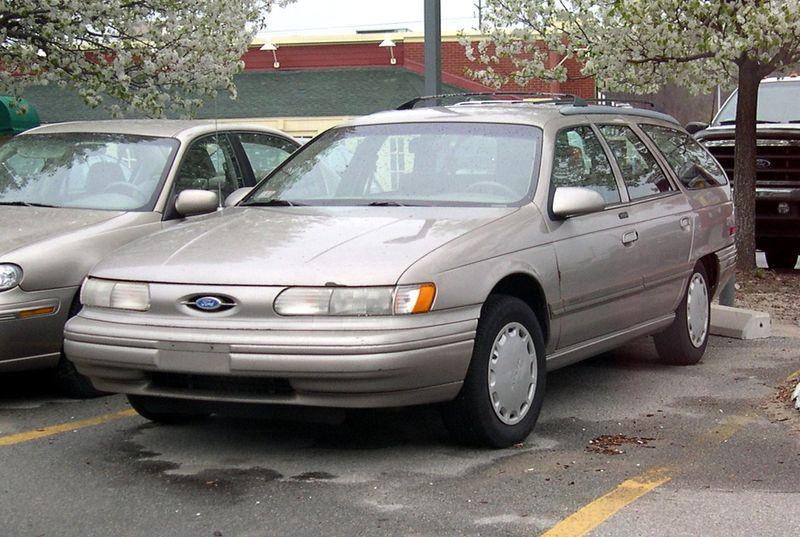 ford-taurus-gl-30-wagon-02.jpg
