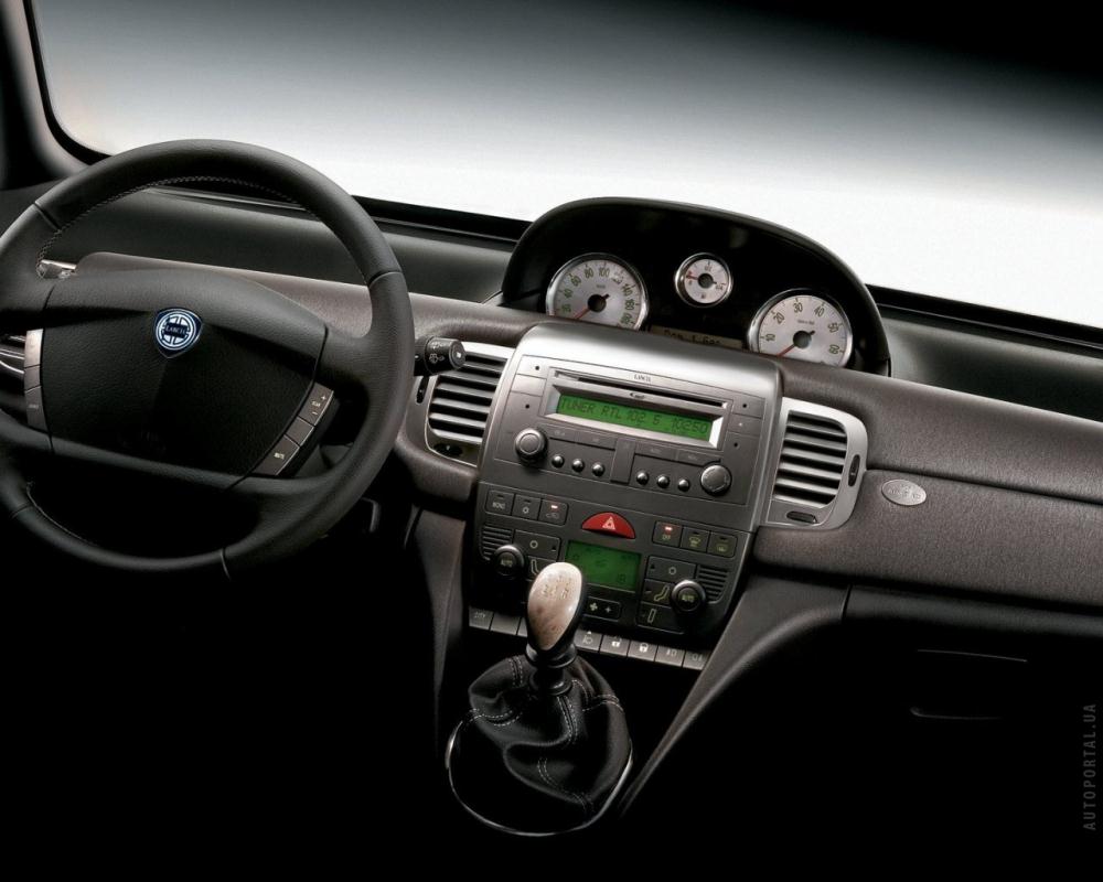 lancia-ypsilon-001f746-1280x1024.jpg