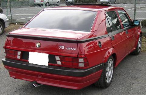 ７５
