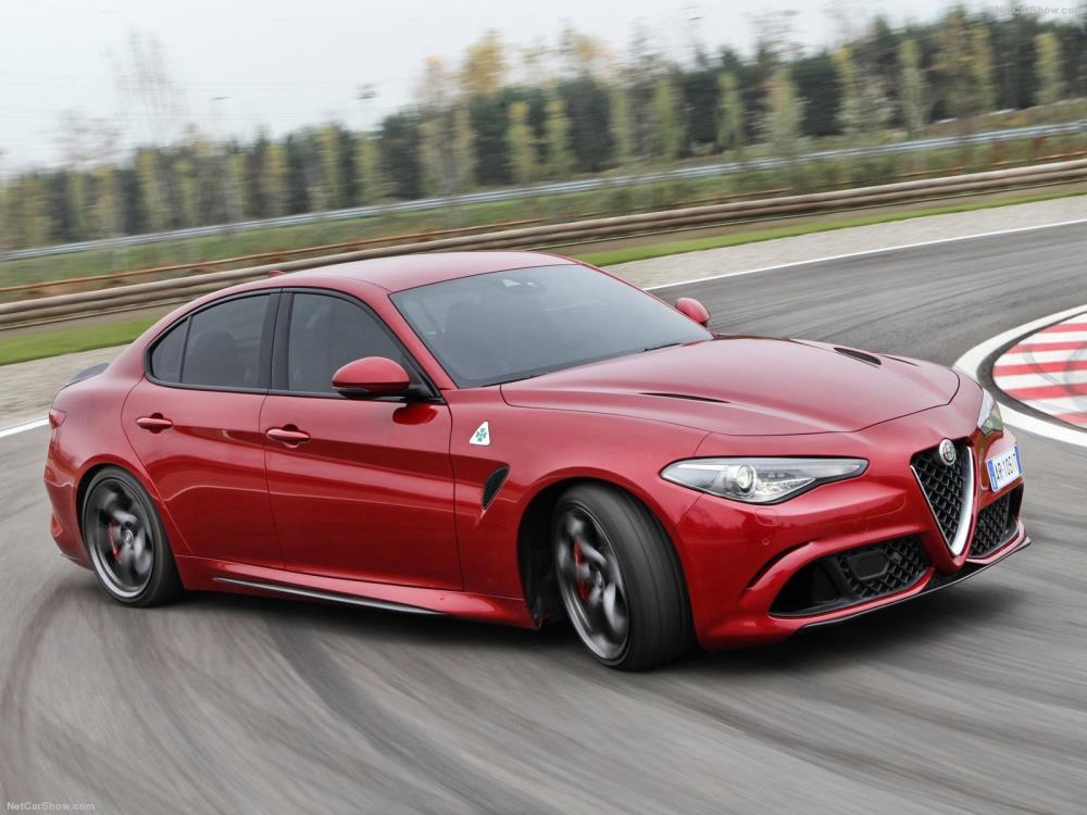 Alfa_Romeo-Giulia_Quadrifoglio-2016-1600-2f.jpg