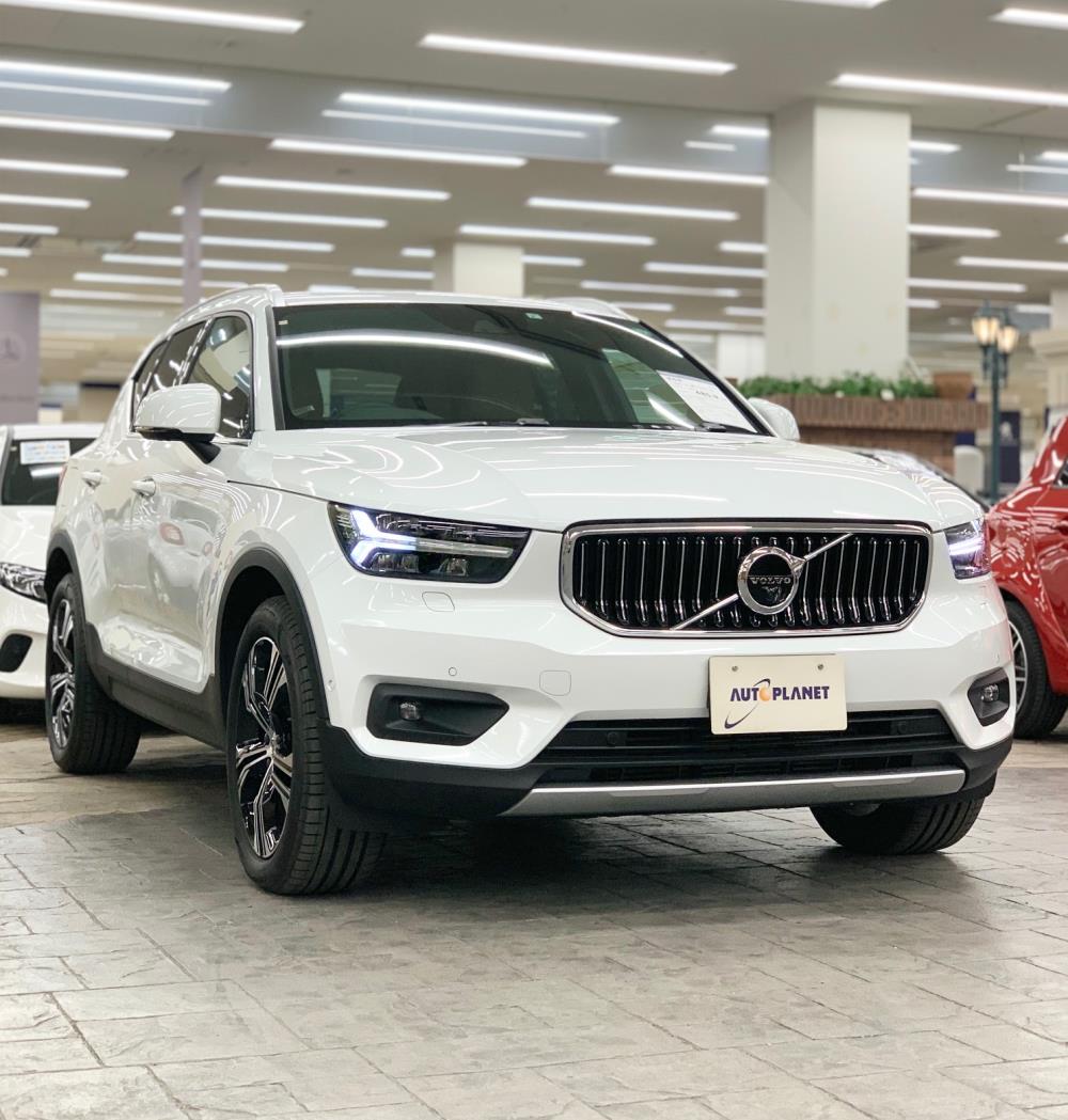 XC40-1.jpg