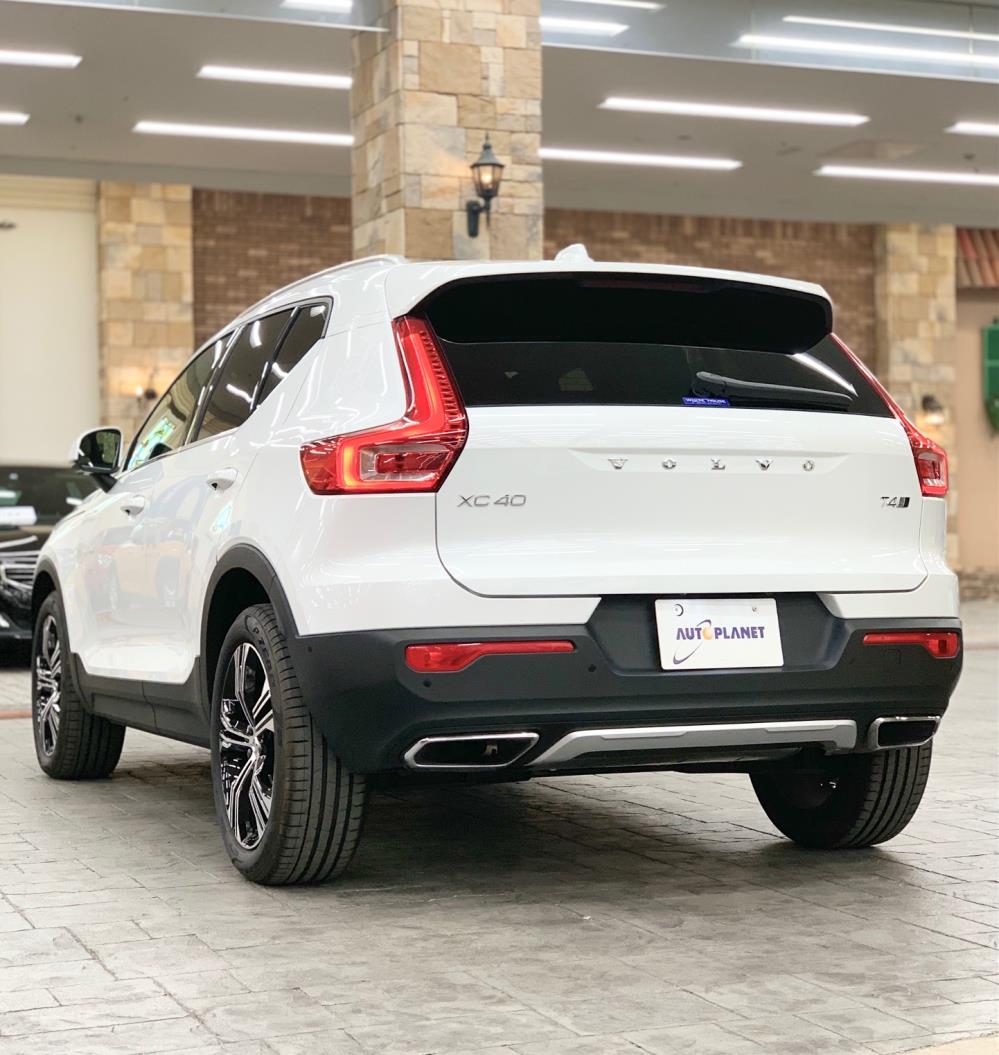 XC40-3.jpg