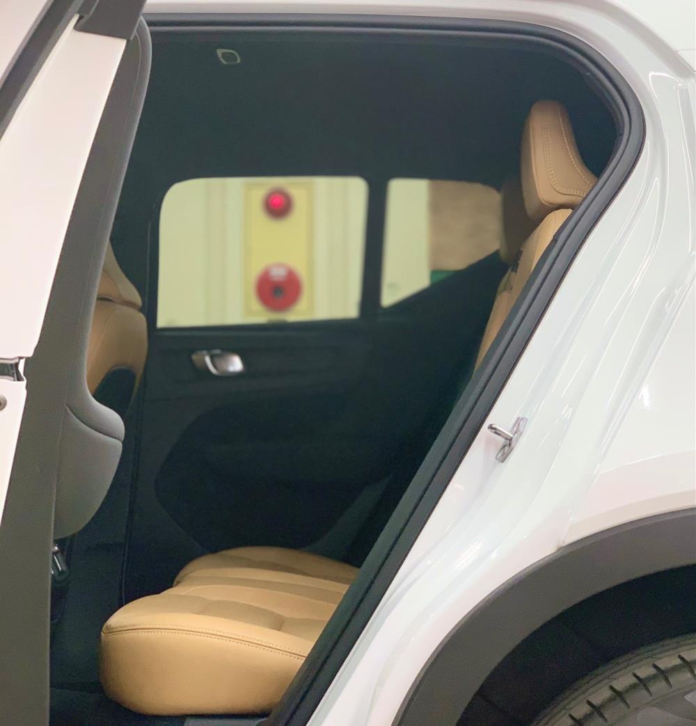 XC40-8.jpg