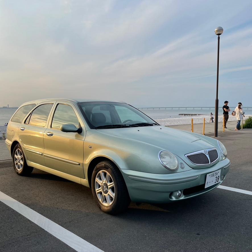 Lybra 2.0 LX