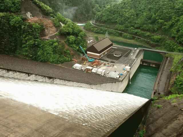 徳山ダム-thumb-640x480-117911.jpg
