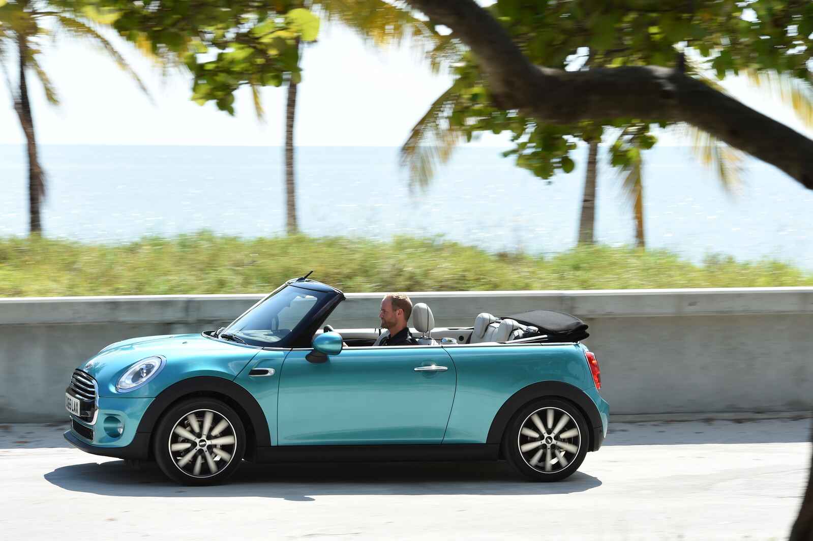 P90201586_highRes_mini-cooper-converti.jpg