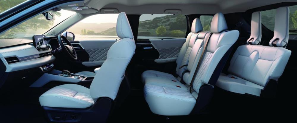 2210_OL_11-12_Seat-1024x426.jpg