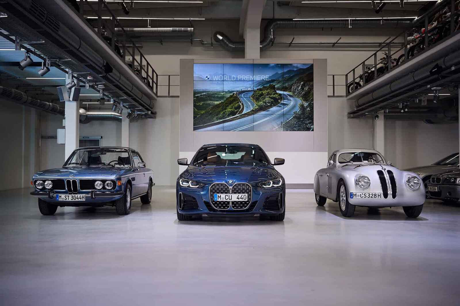 Digital-Premiere-for-the-new-BMW-4-Series-Coupe-5.jpg