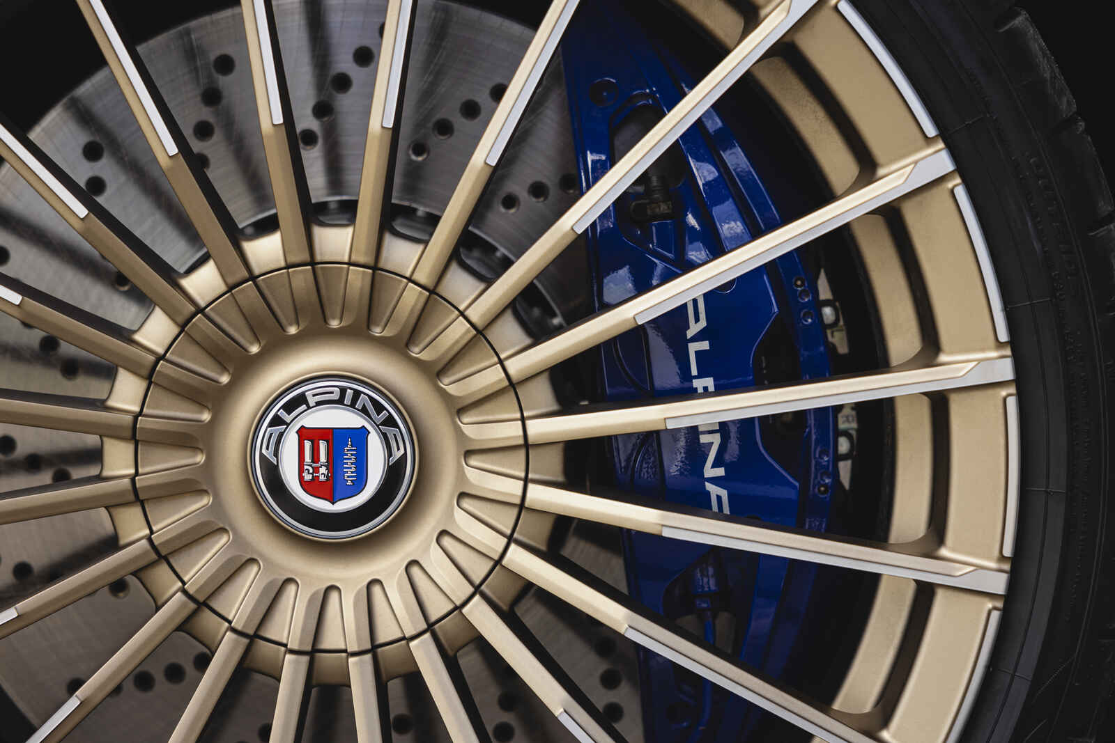 2024_06_BMW_ALPINA_B4_GT_PRESS_24.jpg