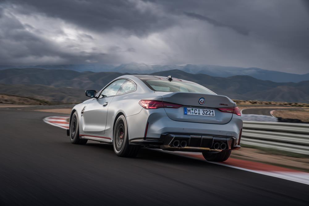 P90461732_highRes_the-new-bmw-m4-csl-o.jpg