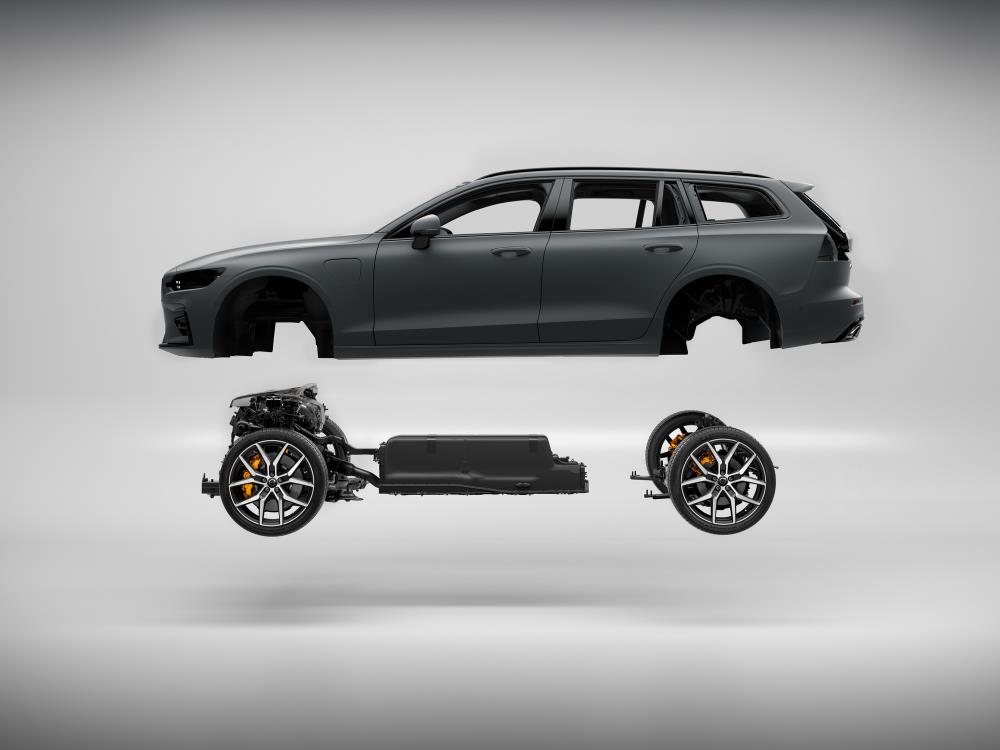 14.-V60-Recharge-Polestar-Engineered_Body-and-chassis.jpg