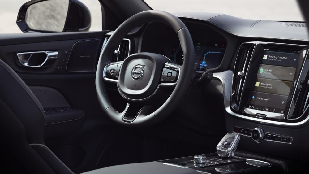 6.V60-Recharge-Polestar-Engineered_Exterior-rear.jpg