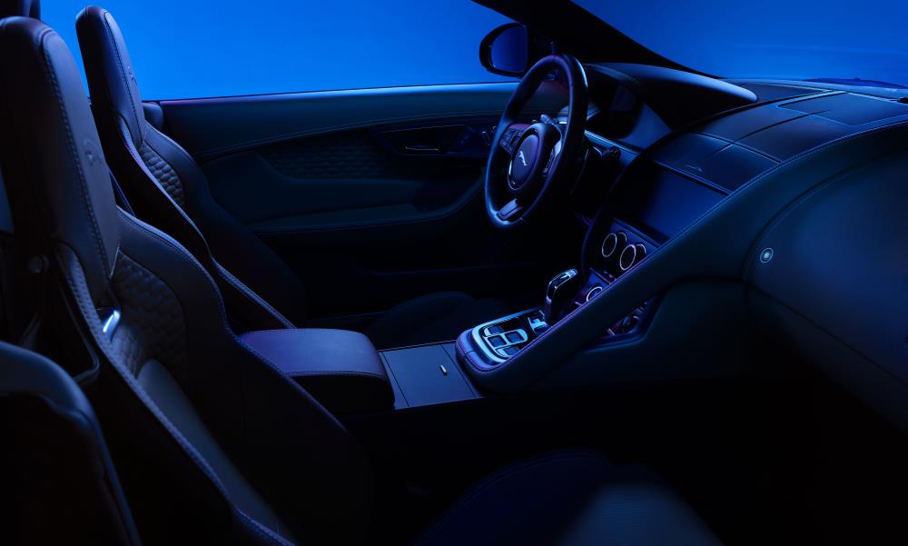 008_Jag_F-TYPE_24MY_Interior_048_111022.jpg