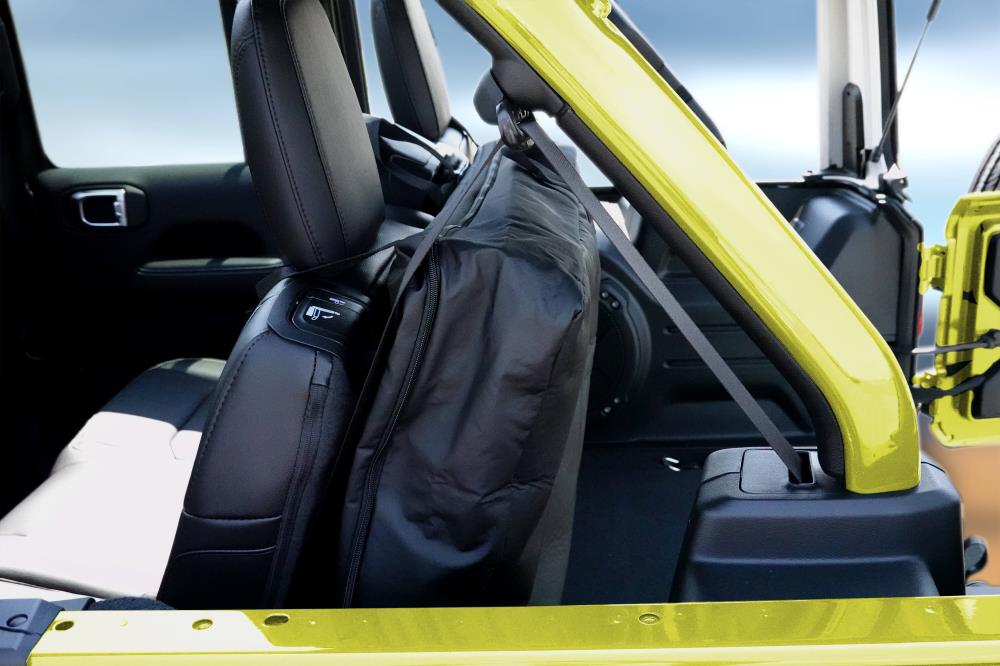 JL_powertop_rearwindow_bag.jpg